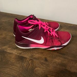 Nike women running shoes